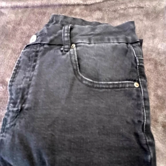 Jeans - Picture 3 of 3